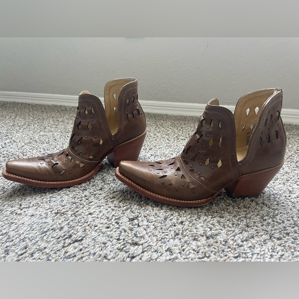 Ariat Bootie- Dixon Light Brown Cut-Out Ankle Booties